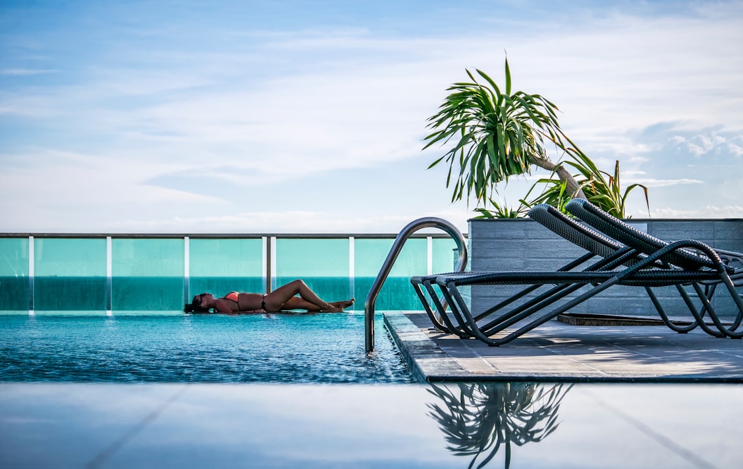 Palm Jumeirah Infinity Pool Experience